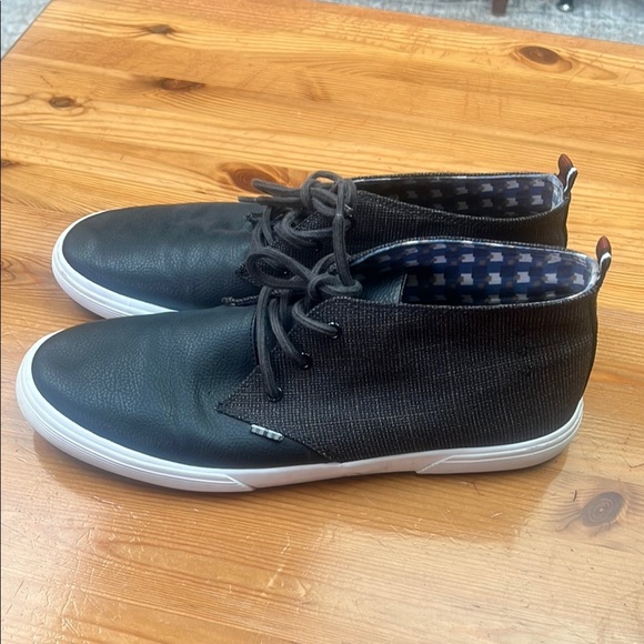 Ben Sherman Black and White Chukka Boots with Minimalist Design - Picture 3 of 16